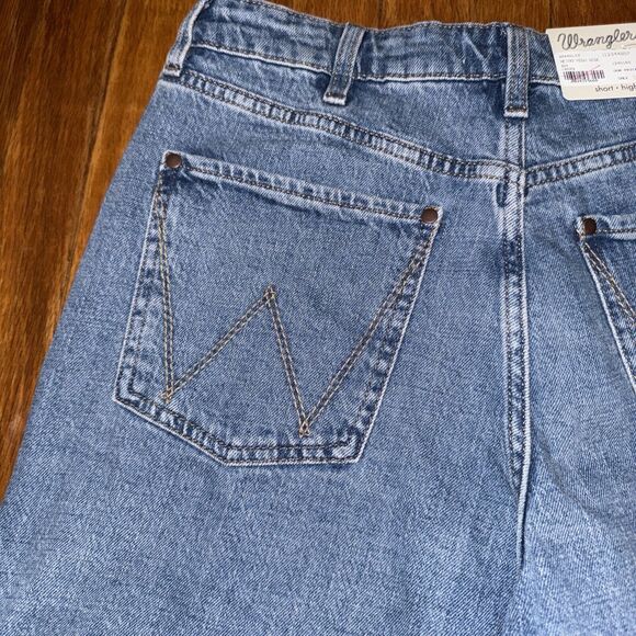 Wrangler Retro high rise jean Factory Cut Off Shorts 32 X 4 Sz 13 Juniors NWT - Picture 3 of 8